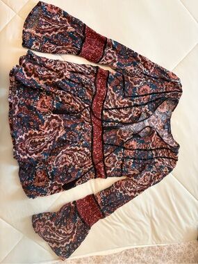 American Eagle Paisley Print Peasant Blouse in Navy and Burgundy